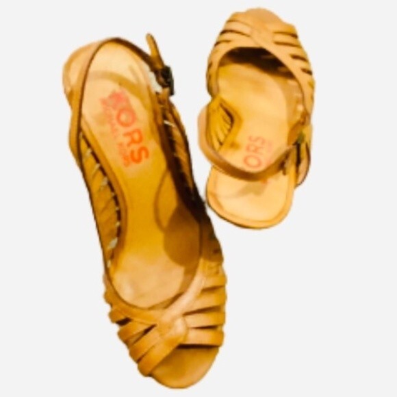 KORS Michael Kors Leather High Heeled Slingback Pointed Open Toe Sandal - Picture 5 of 5